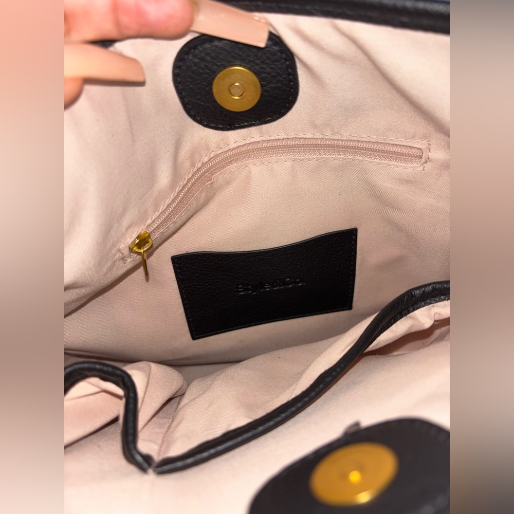 Style & Co
Black Whipstitch Medium Crossbody - Picture 3 of 5